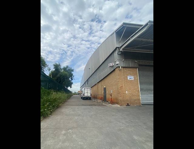 15,614M² WAREHOUSE TO LET IN LONGMEADOW